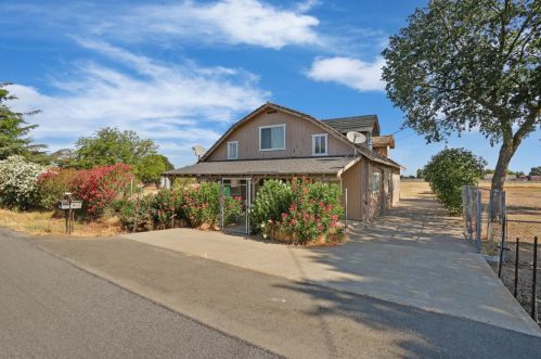 11123 Live Oak Rd, Lodi, CA 95240-9322