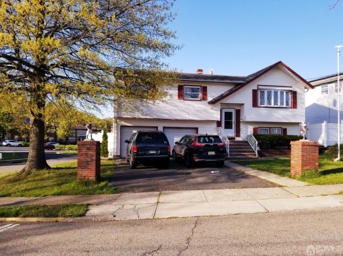 654 Adams Ave, Perth Amboy, NJ 08861-1802