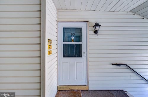 53 Voscek Ct, Trenton, NJ 08648-2648