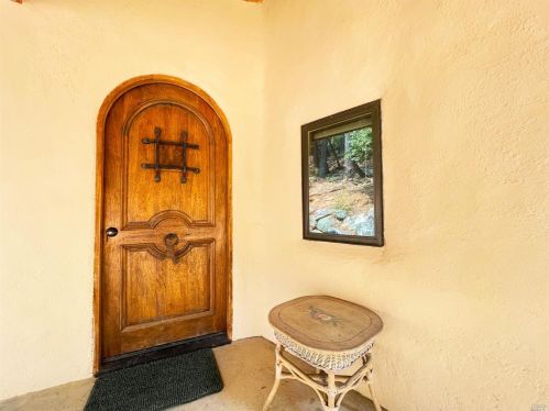 4165 Blackhawk Dr, Willits, CA 95490-9728