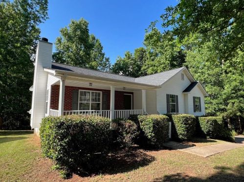 75 Avery Dr, Porterdale, GA 30016-8519
