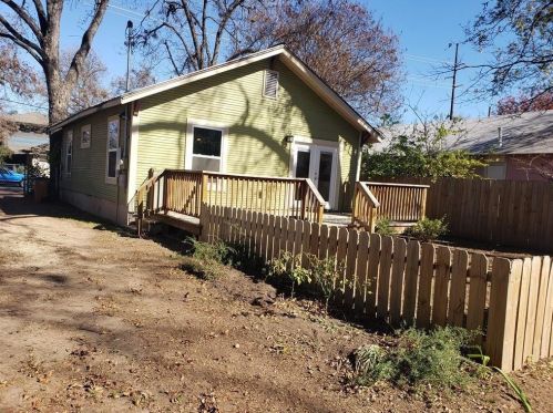 2513 2nd St, Austin TX  78702-4707 exterior