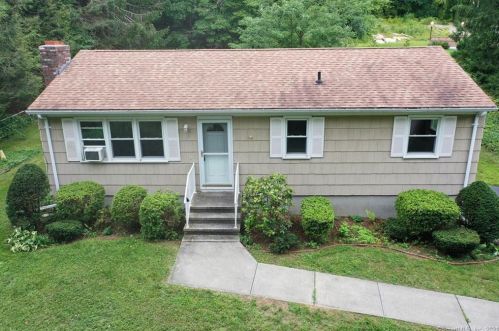 308 Chesterfield Rd, East Lyme, CT 06333-1004