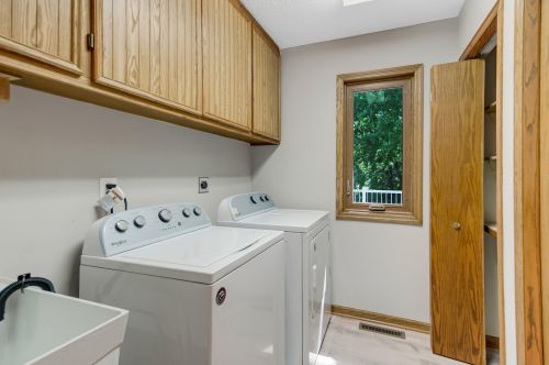 663 Bridle Ridge Rd, Saint Paul MN  55123-1679 exterior