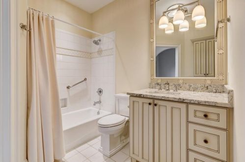 10 Highland Valley Ct, Atlanta GA  30327-4880 exterior