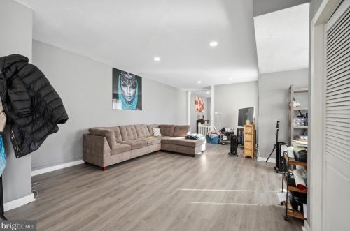 630 Chelten Ave, Philadelphia PA 19126-3824 exterior