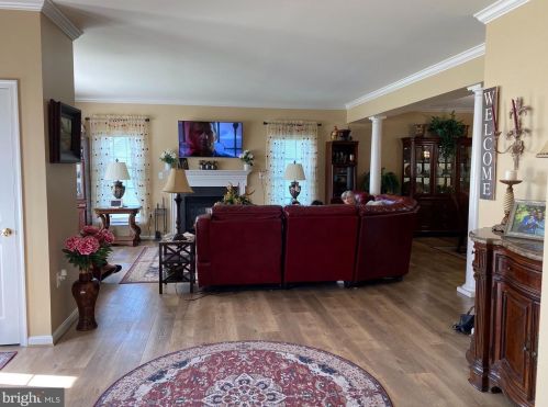 384 Turnberry Dr, Charles Town WV  25414-3930 exterior