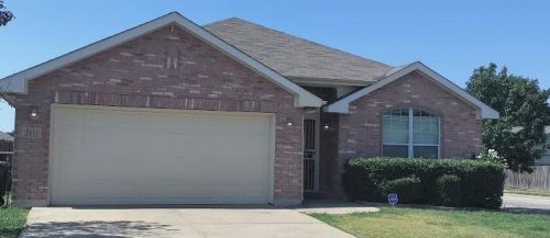 2433 Forest Creek Dr, Fort Worth TX  76123-2111 exterior