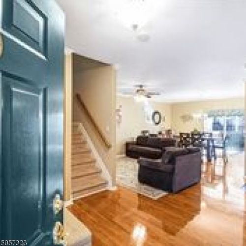 10 Cedar Ct, Clinton, NJ 08809-2612