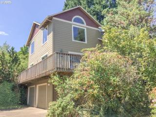 190 Walnut Ave, Dundee, OR 97115-9699
