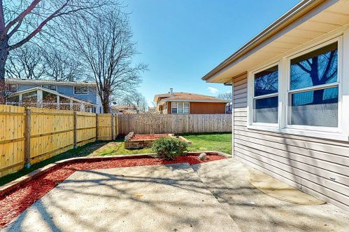 314 Alabama Trl, Carol Stream IL  60188-1378 exterior