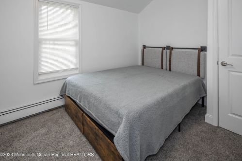 25 Monmouth Ave, Middletown NJ  07748-5732 exterior