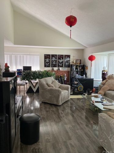 180 Avenida Malaga, Anaheim, CA 92808-1007