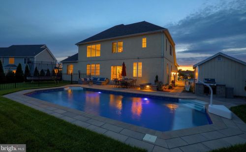 915 Wetherburn Dr, York, PA 17404-1293