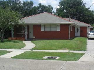 7 Beauregard Dr, Gretna, LA 70053-4803