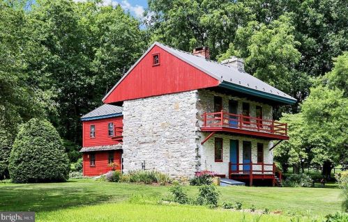 1917 Walnut Bottom Rd, Carlisle, PA 17015-9624