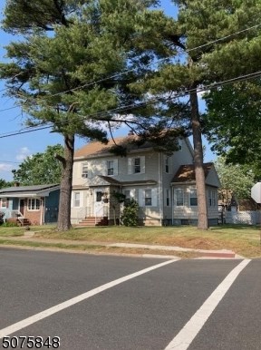 74 Gordon Ave, Perth Amboy, NJ 08863-1849