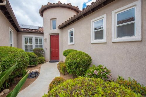 26245 Crescendo Dr, Escondido, CA 92026-8511