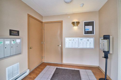 237 Mill Rd, Addison, IL 60101-6608