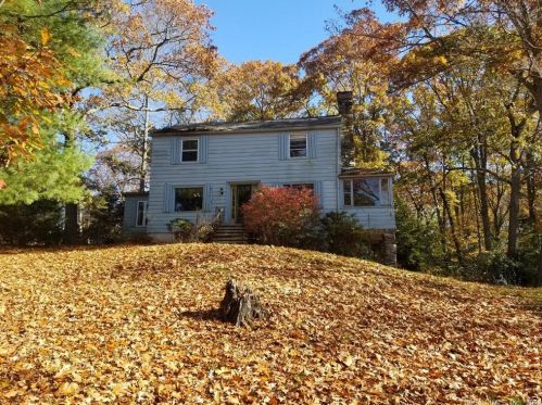 45 Military Hwy, Gales Ferry, CT 06335-1435