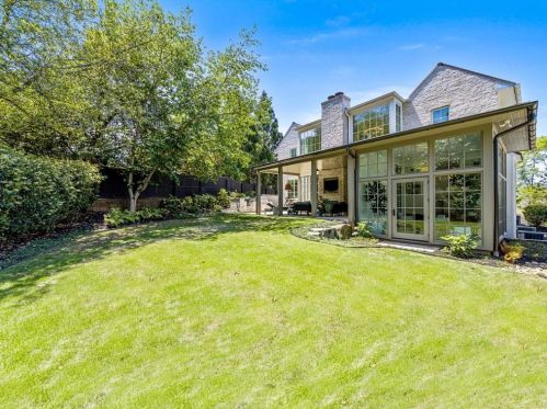 2303 Havenridge Dr, Atlanta GA  30305-4014 exterior