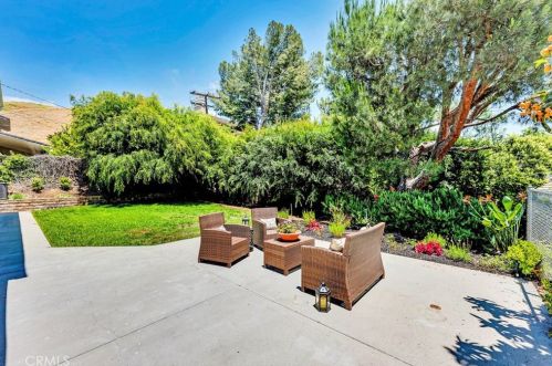 3586 Lathrop Ave, Simi Valley CA  93063-1119 exterior