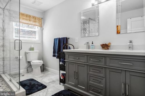 232 Elm Ave, Tavistock NJ 08033-2535 exterior