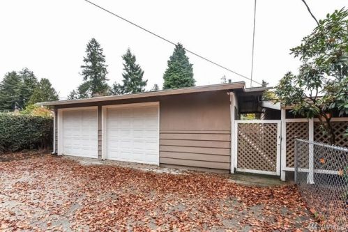 304 136th St, Seattle WA  98168-3961 exterior