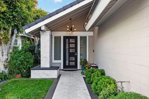 10 Vispera, Irvine CA  92620-2127 exterior