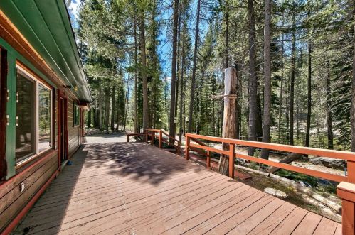 7500 River Rd, Truckee CA  96161 exterior
