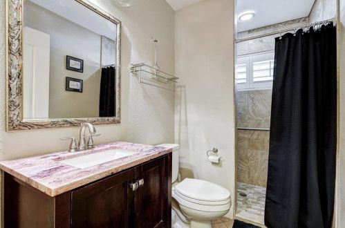 6408 Convict Hill Rd, Austin TX  78749-2348 exterior