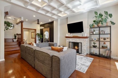 2826 Warren Blvd, Chicago, IL 60612-1920