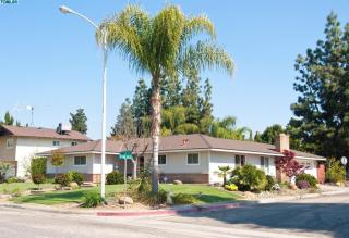 394 Oak Dr, Navelencia, CA 93654-2750