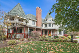 5 Trail Way, Lemont, IL 60439-7714