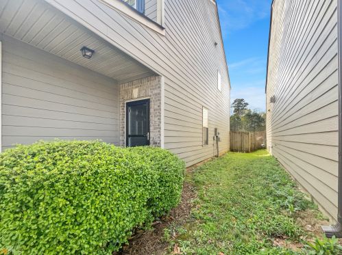 5905 El Segundo Way, Atlanta GA  30349-7521 exterior