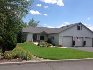 61220 Sarah Dr, Bend, OR 97702-2870