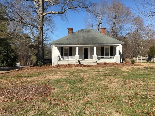 203 Rhodes Rd, Eden, NC 27288-7832