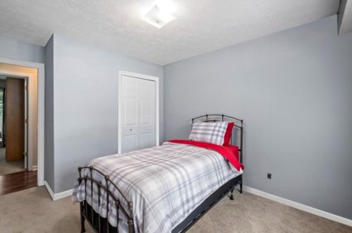 110 Eagle Glen Dr, Holly Springs GA  30189-6915 exterior