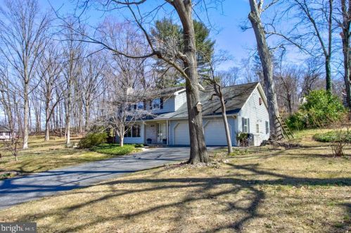 2385 Partridge Ln, Lancaster, PA 17601-2805
