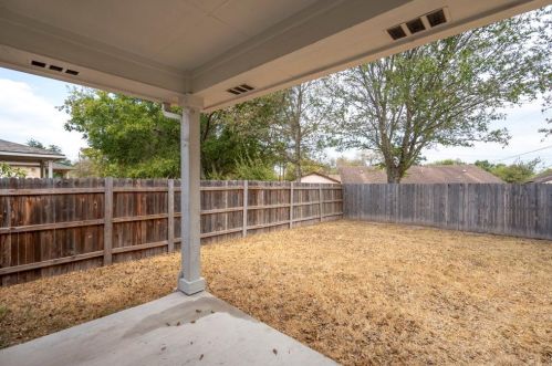 105 Rodeo Cv, Uhland TX 78640-5577 exterior