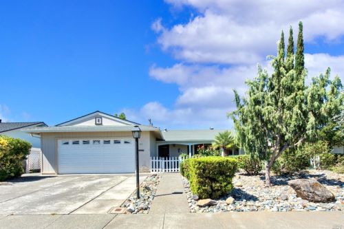 183 Mckinley Cir, Vacaville, CA 95687-3301