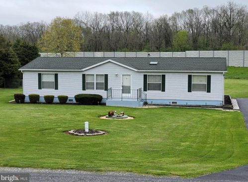 204 Alters Rd, Carlisle, PA 17015-8968