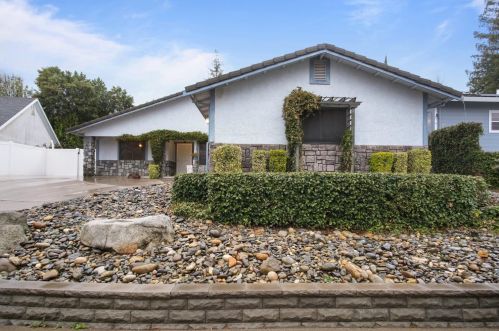 1212 David Dr, Valley Home, CA 95361-2671