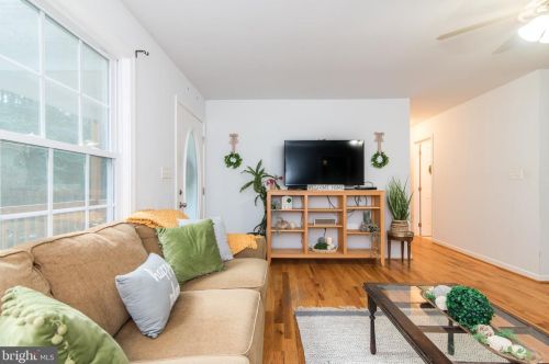 107 Featherbed Ln, Harpers Ferry WV 25425-4982 exterior