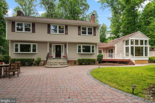 1063 Stuart Rd, Princeton NJ  08540-1214 exterior