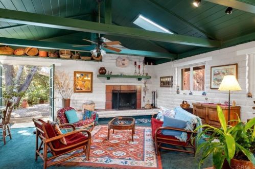 1071 Oak Ln, Escondido, CA 92029-5714