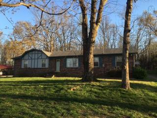 117 Ravenwood Cir, Dickson TN  37055-9569 exterior