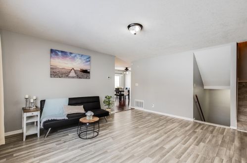1522 Aspen Dr, Saint Paul MN  55122-1305 exterior