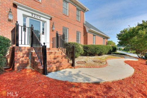5204 Bowers Brook Dr, Lilburn, GA 30047-5173