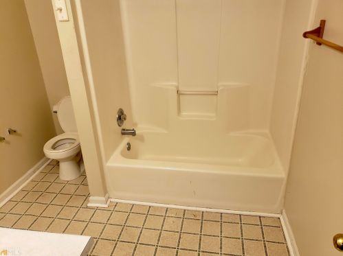 5930 Creekside Dr, Rex GA 30273-1166 exterior